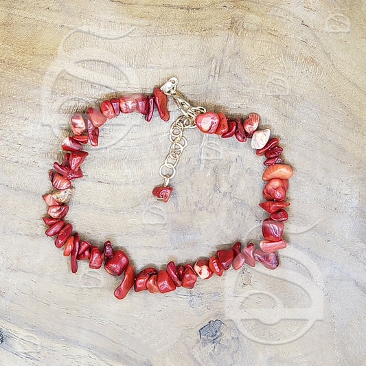 Coral Chip Bracelet with Clasp (Dyed)